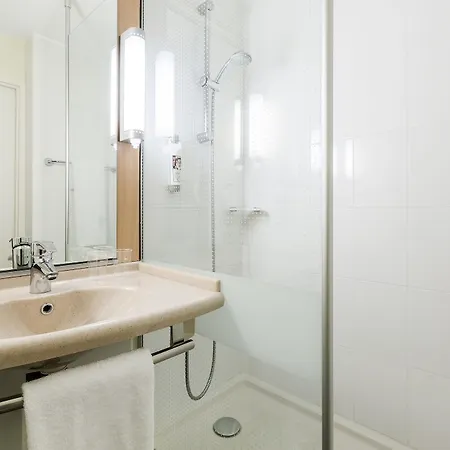 Ibis Rennes 3*
